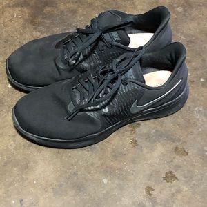 Women’s Nike athletic shoe size 10